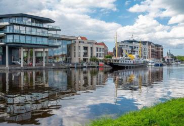 Exklusives Wohnen in erster Wasserlage - Luxus, der begeistert!