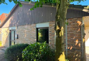 Bezaubernder Bungalow in traumhafter Lage zum eigenen Ausbau, Provisionsfrei !!!