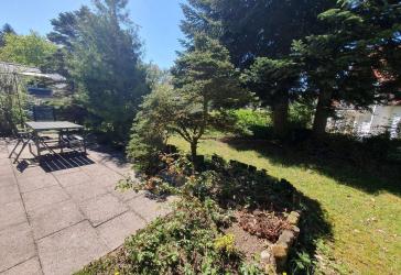 Einzigartige Lage für Pferde-Naturliebhaber und Individualisten! Gepflegtes, kleines Haus mit sonnigem Garten und/oder Baugrundstück sowie Extra-Weide