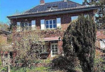 Charmante Villa - mit Wasserzugang -als Ein- oder Mehrfamilienhaus nutzbar- am Schlachtensee