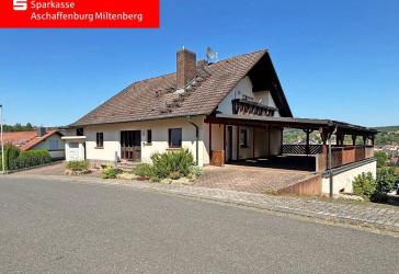 Großzügiges Wohnhaus in Hausen