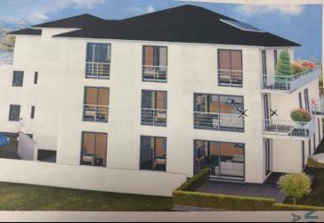 Volkach, neuwertige 3-Zi WHG mit Balkon und EBK, ca 97 m²