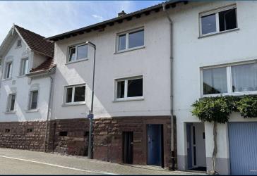 Bezahlbares Einfamilienhaus Reihenmittelhaus mit Terrasse und Balkon ohne Garten! **provisionsfrei**