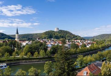 Wohnen mit Blick auf Kelheims Wahrzeichen - Doppelhaushälfte mit Potenzial