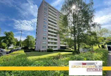 4,5-Zimmer-Wohnung mit zwei Balkonen und Garage in RT-Sondelfingen