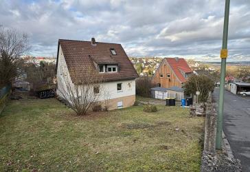 Großes Grundstückspaket: Areal mit einmaligem Ausblick in bevorzugter Höchberger Hanglage