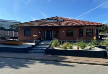 Großzügiges Einfamilienhaus mit 6 Zimmern und 1500 m² Grundstück in Heiligenhafen