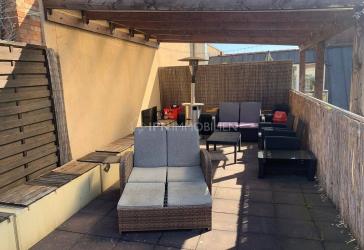 Komplett möbliert! 3-Raumwohnung mit großer Terrasse und EBK in der östlichen Altstadt