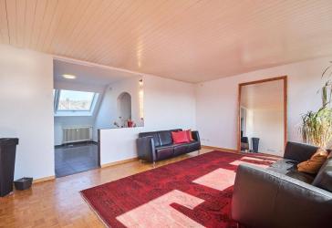 Gepflegte 4,5-Zimmerwohnung mit Stellplatz! !Provisionsfrei!