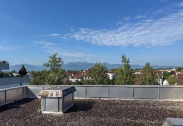 Großzügige 3-Zimmer-Wohnung mit Dachterrasse und Bergblick
