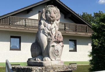 Bungalow mit Traumgrundstück, Dreifachgarage in Markt Eichendorf - provisionsfrei