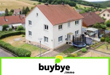 Mellrichstadt-Frickenhausen: Gepflegtes 1-2-Familienhaus mit Garten und Ausbaupotenzial