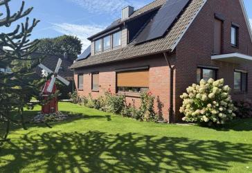 Einfamilienhaus / Zweifamilienhaus mit schönem Grundstück in Wiefelstede