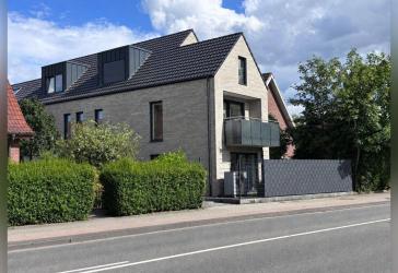 Neubau-Wohnkomfort auf zwei Ebenen: moderne 3-Zimmer-Maisonette mit Galerie und Balkon