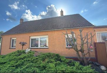 ruhig gelegenes Einfamilienhaus mit großem Garten in Döberitz zu verkaufen!