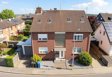 7-Familienhaus in Top-Lage von Leverkusen-Hitdorf - Voll vermietet & über 5 % Rendite