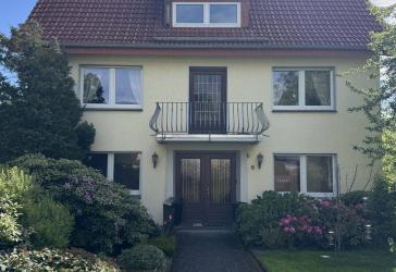 ZU VERKAUFEN: Gepflegtes Dreiparteienhaus in Rüthen mit vielfältigen Nutzungsmöglichkeiten