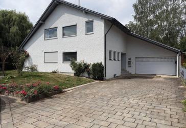 Exklusives Einfamilienhaus an der Roth - Wohnen, wo andere ihre Freizeit verbringen -PROVISIONSFREI