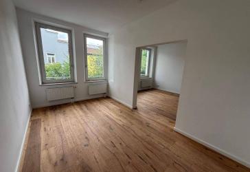 Provisionsfrei: Großzügige 5-Zimmer-Altbauwohnung mit Sonnenbalkon in Gostenhof
