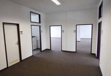 Moderne Bürofläche mit Gestaltungsspielraum - 568 m² provisionsfrei in Karlsfeld