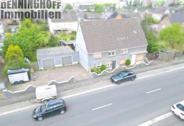 Zweifamilienhaus mit zwei Garagen in Bergkamen