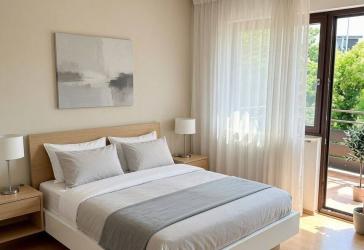 Perfekt für Paare und Singles: sonnige 2,5 Zimmer Wohnung in ruhiger Wohnanlage mit Schwimmbad, Sauna und Garage