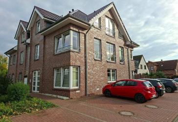 Solide Kapitalanlage: Erdgeschosswohnung in Lingen - 3 Zimmer, Terrasse, Garten, Einbauküche, Stellplatz