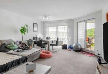 Gepflegte Drei-Zimmer-Wohnung mit Balkon und Grünblick in Winnenden