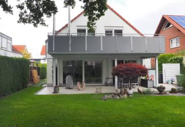 Haus mir zwei abgeschlossenen Eigentumswohnung - provisionsfrei