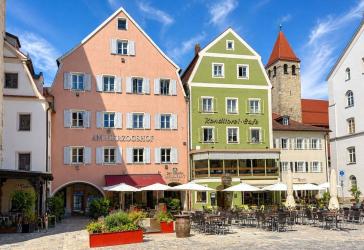 Ehemaliges Torhaus der Pfalz - historisches Wohn- und Geschäftshaus am Alten Kornmarkt