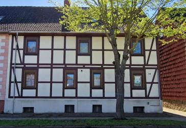 Historischer Charme trifft Raumvielfalt - Reihenendhaus auf drei Ebenen