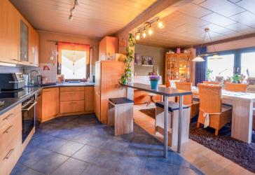 Charmante 3,5 -Zimmer ET-Wohnung mit Balkon & geräumiger Garage in bevorzugter Wohnlage von Oftersheim