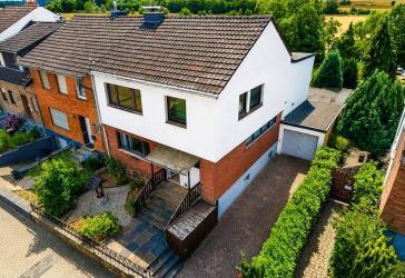 Charmantes 2-Familienhaus in Drove - Wohnen mit Weitblick und viel Potential