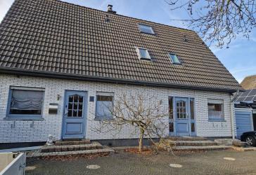 Einfamilienhaus mit viel Nutzfläche in gefragter Lage mit Büroeinheit von privat zu verkaufen