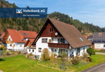 ***Gepflegtes Zweifamilienhaus mit Ausbaupotential in ruhiger Lage von Oppenau-Ramsbach***