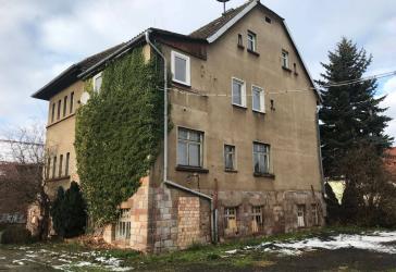 +++ Mietkauf +++ Ehemaliges Gutshaus mit 5 Einheiten und div. Nebengebäuden