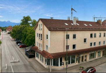 Helle 2,5-Zimmer-Dachgeschosswohnung mit Bergblick!