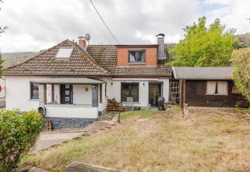 Kelkheim: Gemütliches, freistehendes Einfamilienhaus mit Sauna!