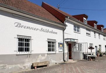 Wohnen, Arbeiten & Investieren: Einzigartiges Anwesen mit Gaststätte, Wohnungen und Naturgrundstück