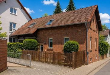 Ideal für Paare & kleine Familien: Einfamilienhaus mit Terrasse & Altbaucharme in Ober-Ramstadt