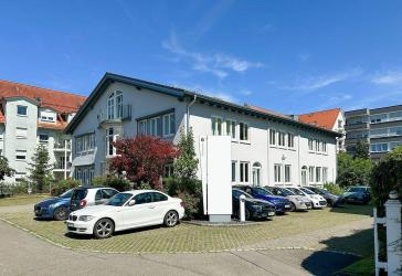 Freistehendes Bürogebäude * Klimatisiert * Personenaufzug