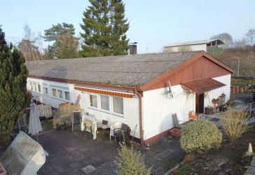 Bungalow-Doppelhaushälfte mit ca. 200 m² Wohnfläche auf einer Ebene