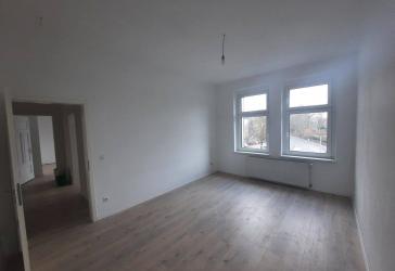 Großzügige und charmante Wohnung im 2. OG