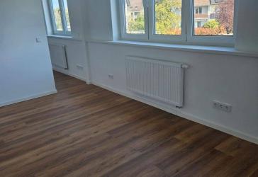 Klein, aber fein, gemütliche 1,5-2 Zimmer in bester, grüner, ruhiger Lage.
