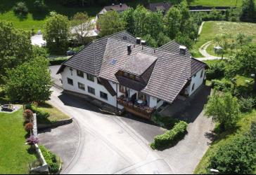 Umbau einer Gaststätte und Pension zur Traum-Immobilie für ein Mehrfamilienhaus in 79263 Simonswald