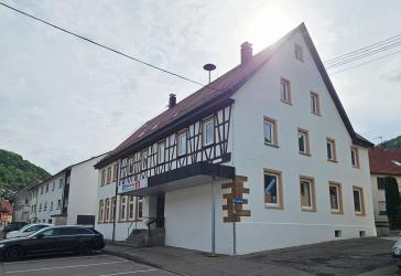 Geräumige und modernisierte 3-Zimmer-Wohnung in Lauterstein 1.OG Rechts