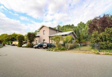 Historisches Mehrfamilienhaus mit Charme - ehemaliges Empfangsgebäude der Bahn