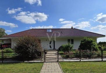 Großzügiges Einfamilienhaus als Bungalow auf großem Grundstück in ruhiger, ländlicher Lage