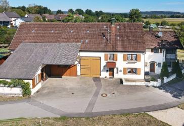 Wo das Leben noch Raum hat - ehemaliges Bauernhaus in idyllischer Ortsrandlage