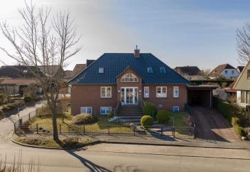Einfamilienhaus+Einliegerwohnung mit Ferienlizenz, Garage, mit guter Auslastung-sehr nah zur Ostsee